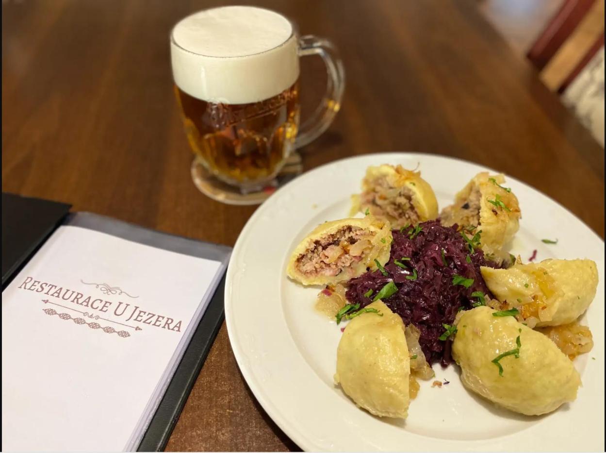 Hotel U Jezera Velky Osek Экстерьер фото