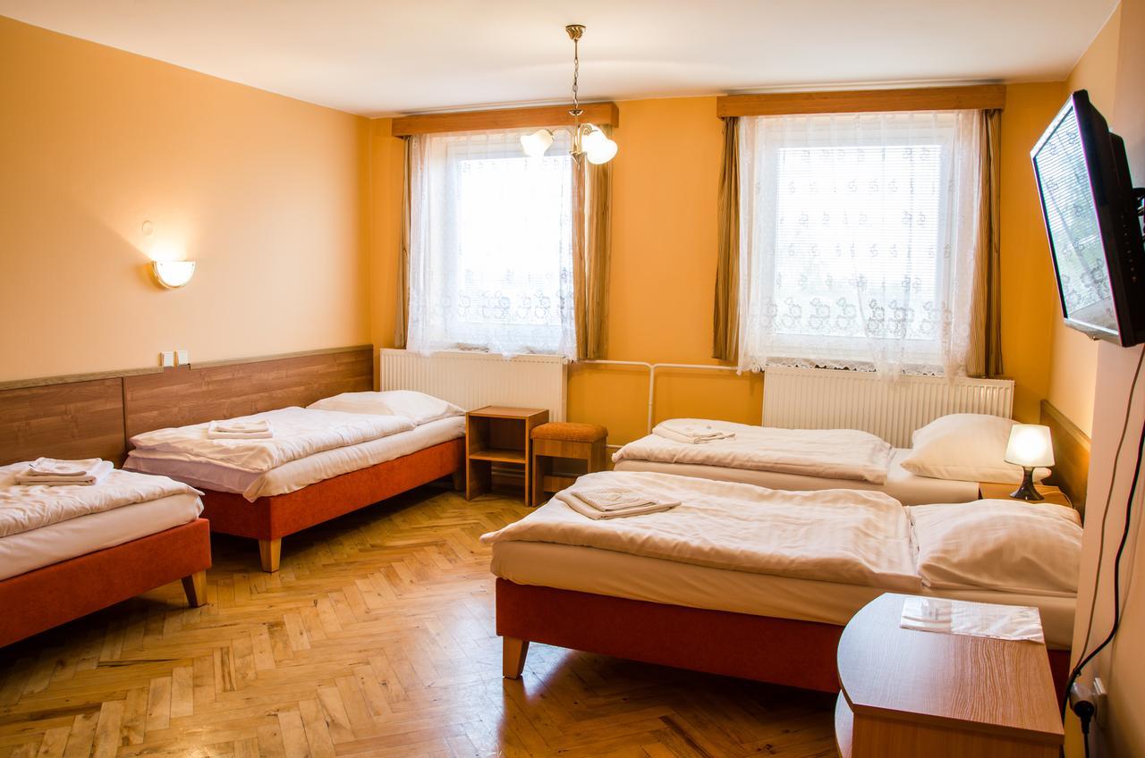Hotel U Jezera Velky Osek Экстерьер фото