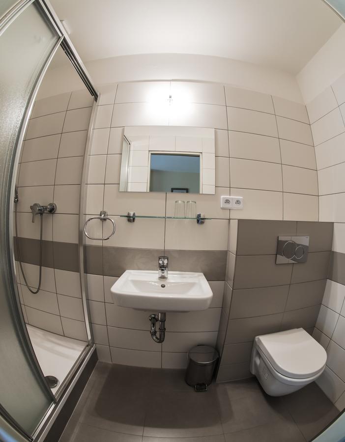 Hotel U Jezera Velky Osek Экстерьер фото