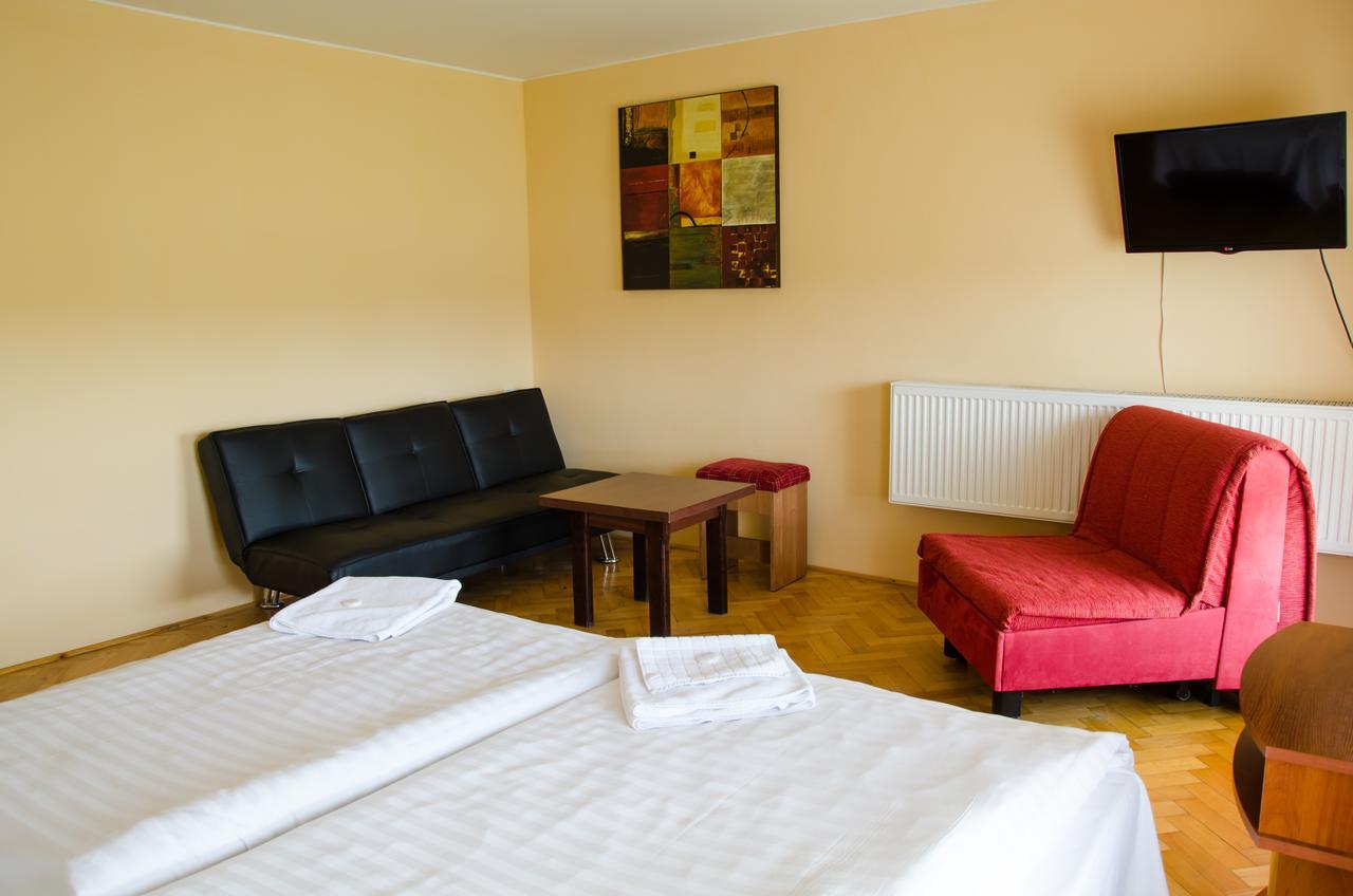 Hotel U Jezera Velky Osek Экстерьер фото