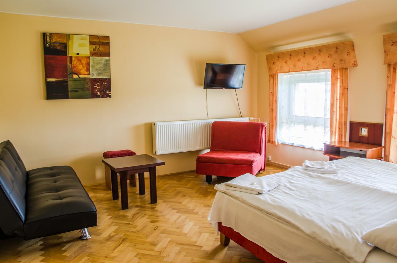 Hotel U Jezera Velky Osek Экстерьер фото